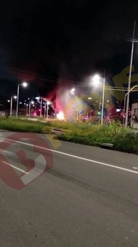 Tiroteio e ônibus incendiado assustam moradores e motoristas na Av. Gal Costa