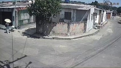 Jovem é arrastada durante tentativa de assalto no Tarumã
