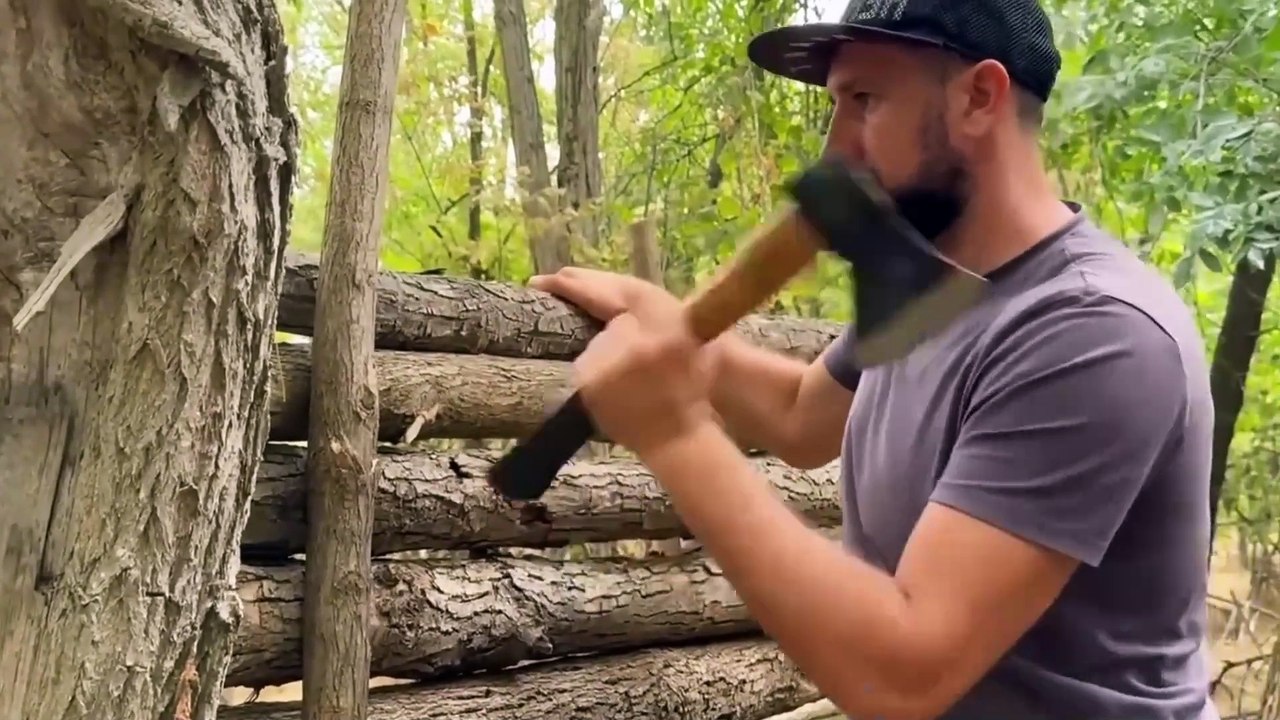 Wild Boar Footprints in Jungle: How I Survived the Night in a Suspended Tree House | Camping Amazing