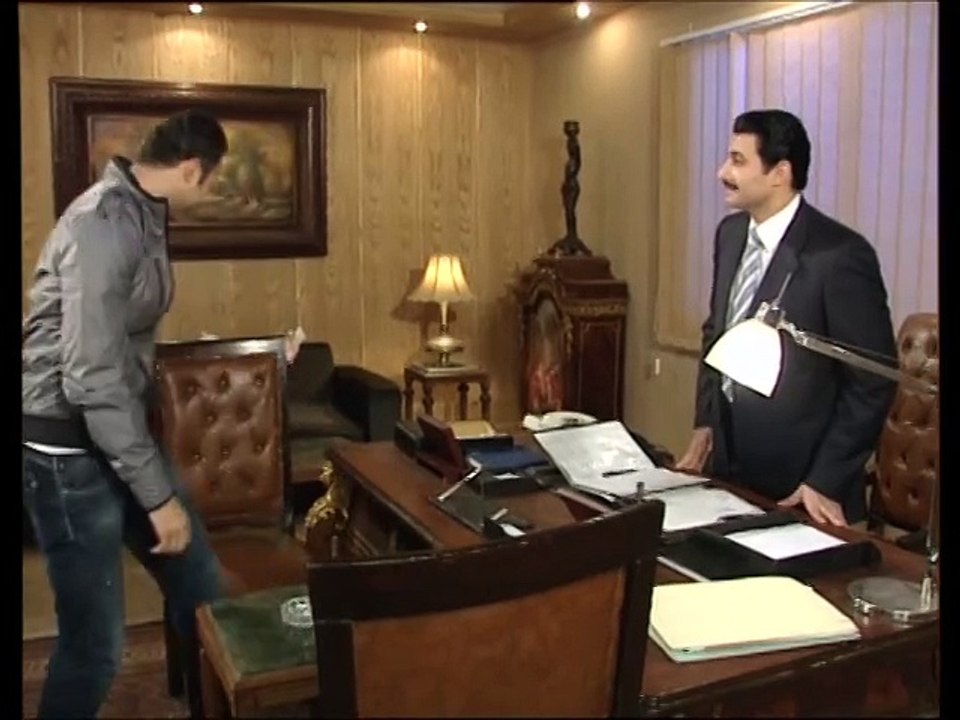 بيقنع اخو يرفع قضية علي امه علشان ياخدو فلوسها .... مش هتصدق عملوا اية ؟ #ماما_فى_القسم