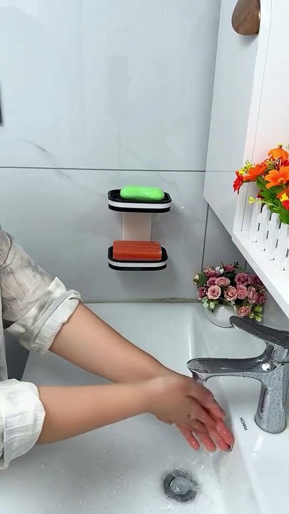 Double layer soap drain box