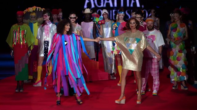 Ágatha Ruiz de la Prada abre la Fashion Week con un vestido inspirado en ‘Agatha ¿Quién si no?'