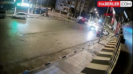 Sokaklar Teksas'a döndü! Polis ekiplerinin gözü önünde silahlı saldırı