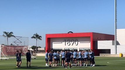 Pasillito a Nyland y a Matías Árbol en la última sesión del Sevilla FC.