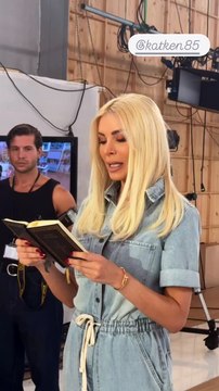 Κατερίνα Καινούργιου: Αγιασμός στο πλατό της Super Κατερίνα πριν την πρεμιέρα