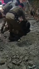 Policiais destroem barricada feita por traficantes no bairro da paz