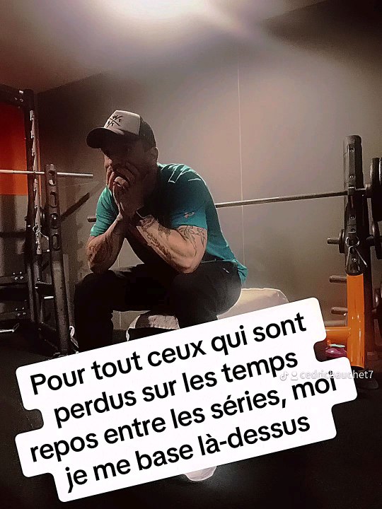 Attention ⚠️ . Le plus important reste d'écouter votre corps. Avant d'attaquer une nouvelle série, vous devez vous sentir capable d'y mettre la même intensité. Si ce n'est pas le cas, prolonger votre temps de repos ne sera pas néfaste.