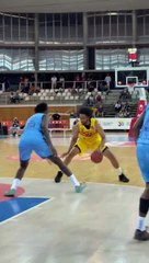 La espectacular jugada entre Jabari Parker y Chimezie Metu