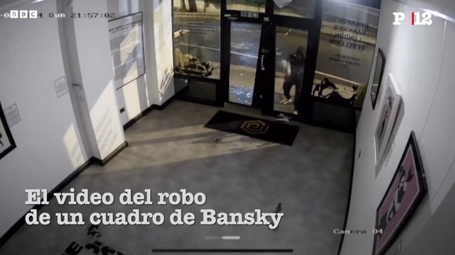 El video del robo de una obra de Bansky en una galería en Londres