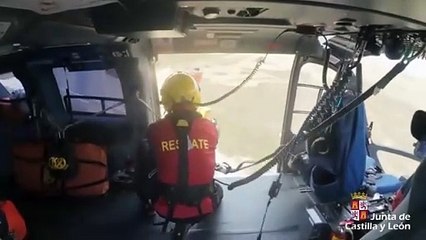 El helicóptero de rescate de la Junta evacúa a una mujer herida en Magaña