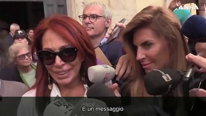 Giurato, la moglie Daniela in lacrime: "Insegnava col suo esempio"