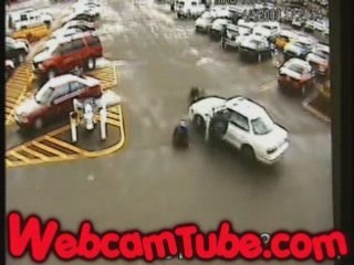 How a Desperate Shoplifter Successfully Gets Away