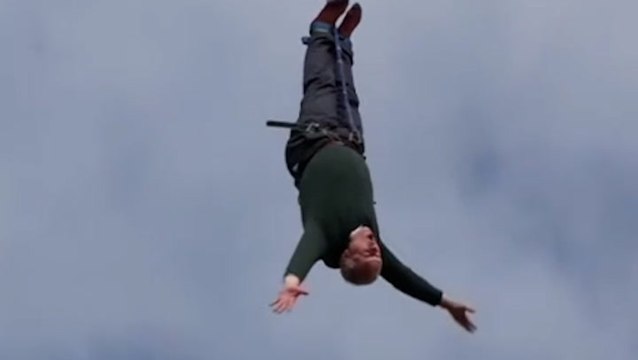 Watch: Ed Davey bungee jumps as Liberal Democrats kick off last week of general election campaign
