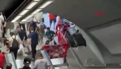 İzmir metrosunda yürüyen merdiven kabusu: Yaralılar var