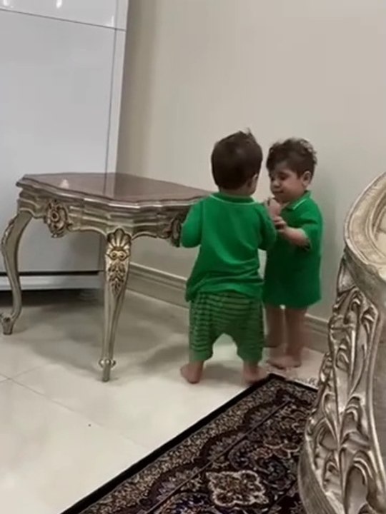 Fight baby to baby