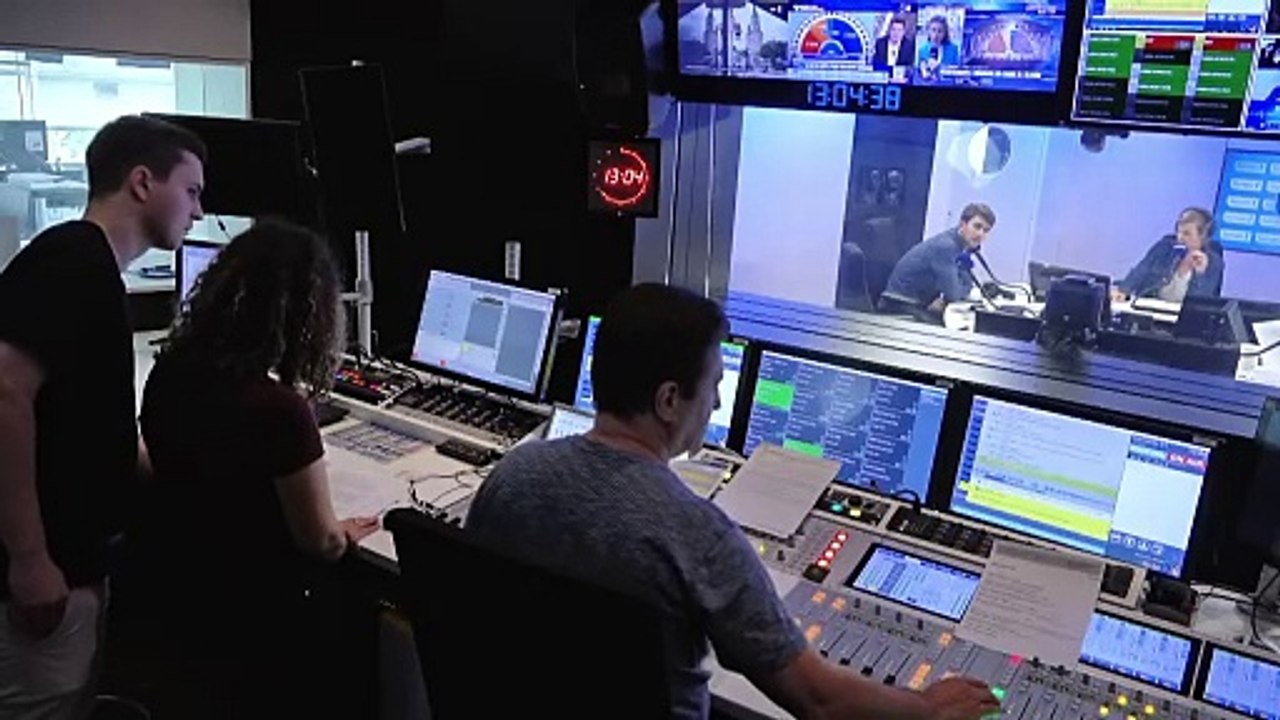 Législatives 2024 : des tensions émergent au sein du camp présidentiel autour de la stratégie pour le second tour