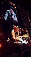 Bari, Vasco attacca Salvini: «Basta poco per essere ignoranti come lui...»