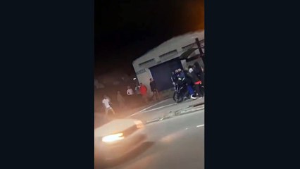 Arrastão em comunidade de São Vicente deixa populares assustados e motorista de ônibus ferido