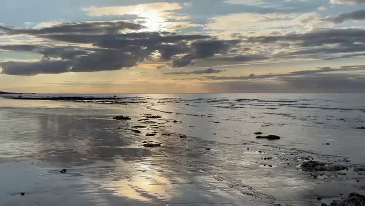 Enjoy evening on the sea side