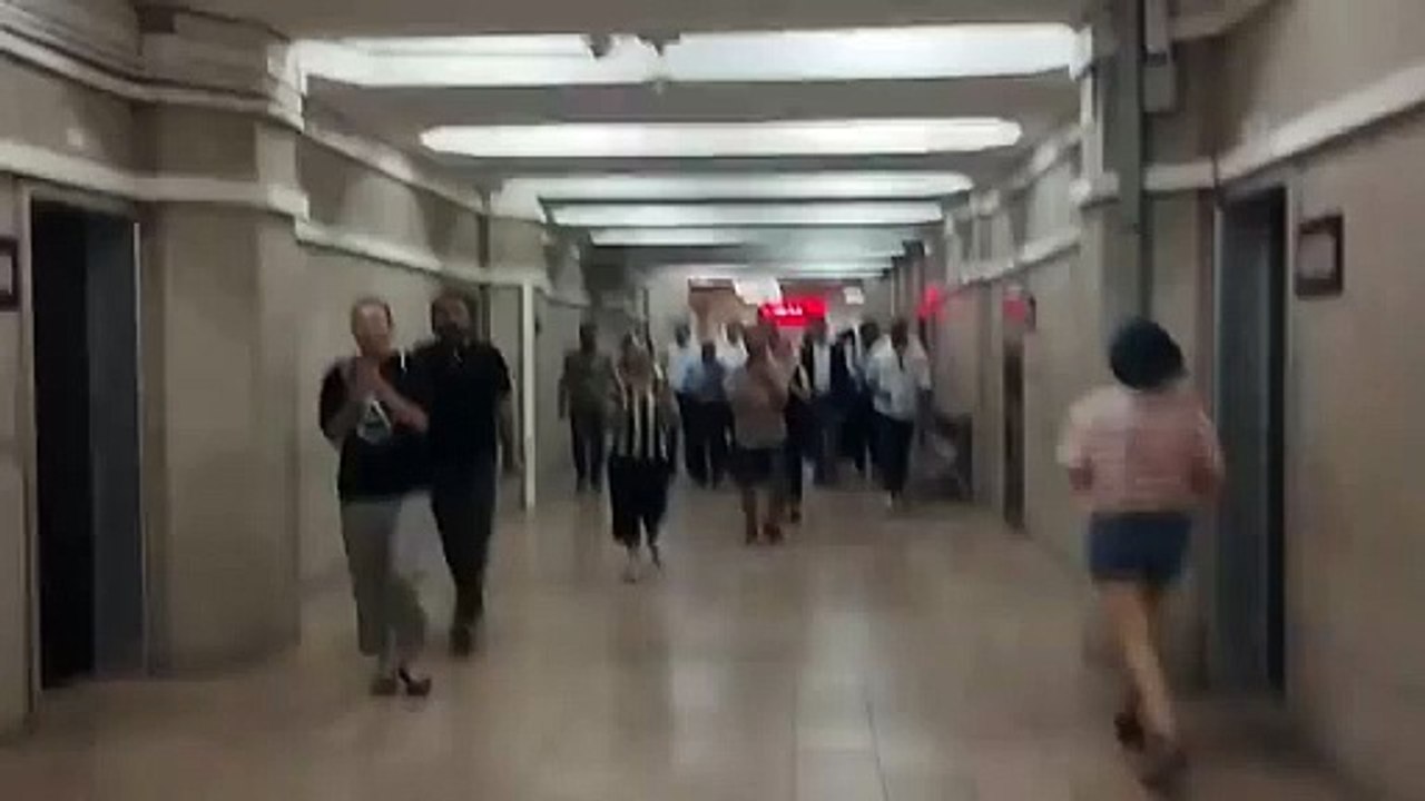 Ankara Adliyesi'nde 10 Ekim Gar Katliamı davası sonrası protesto