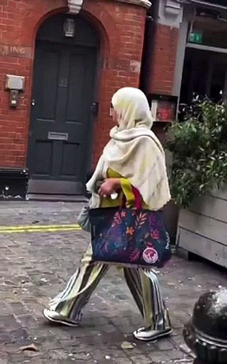 Des femmes voilées se font arracher leurs voiles dans les rues de Londres