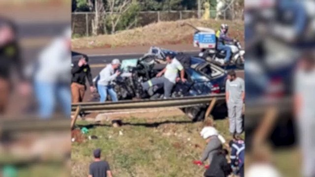 Imagens fortes: Vídeos mostram que mulher foi ejetada de veículo em grave colisão na BR-277