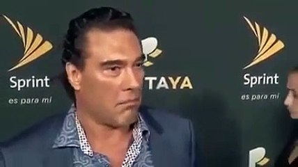 EDUARDO YAÑEZ GOLPEA A REPORTERO