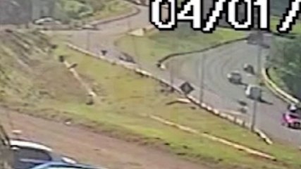 Imprudência ao volante: Câmera de segurança revela causa de tragédia na BR-277