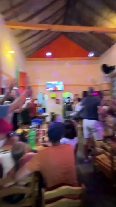 ¡Alex Tienda celebró de manera eufórica la victoria de La Vinotinto!