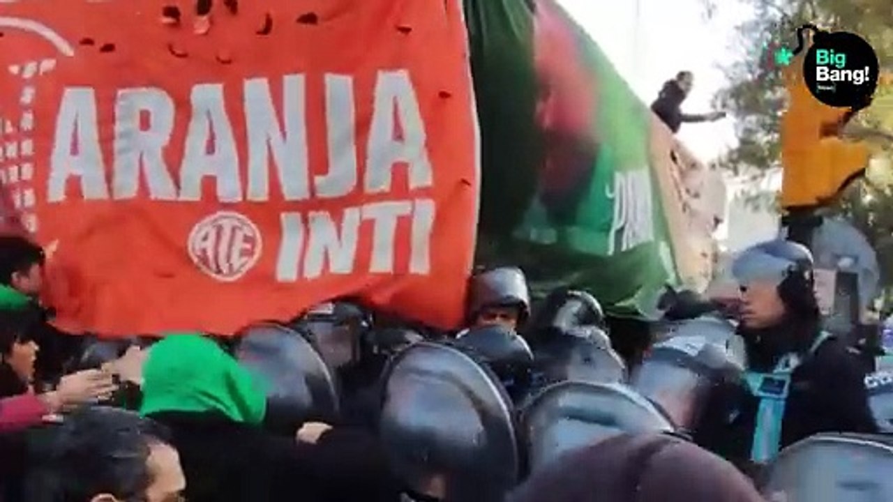 Así se desató la injustificada represión de la Policía de la Ciudad contra trabajadores del INTI