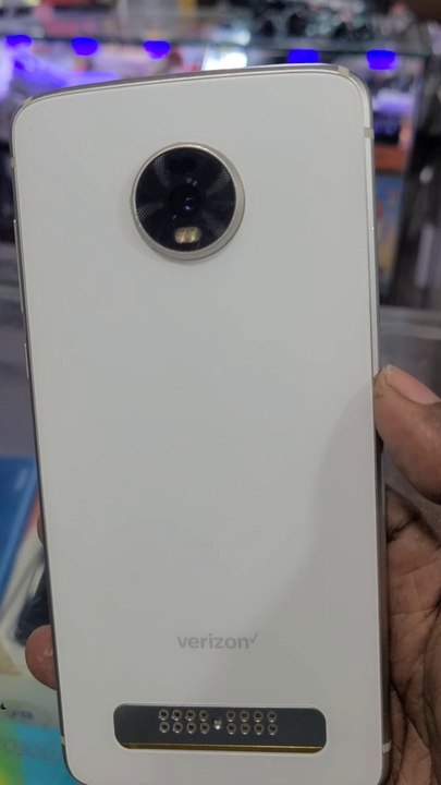 Moto z4