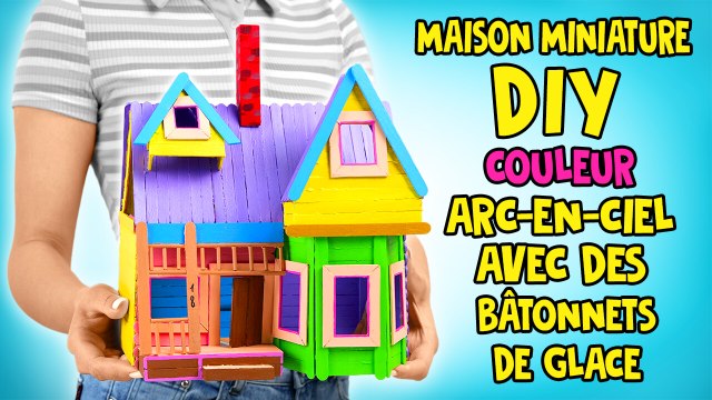 DIY FACILE ! Une mini maison couleur arc-en-ciel avec des bâtonnets de glace | BRICOLAGE AMUSANT !