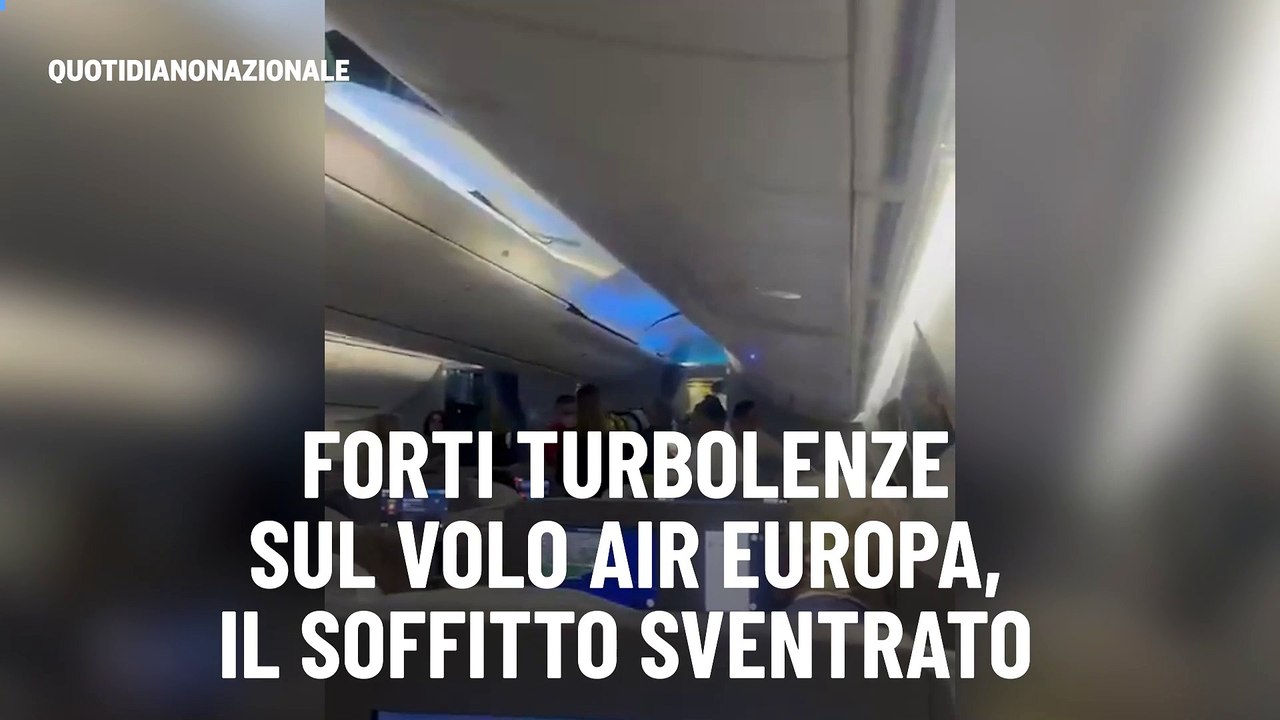 Forti turbolenze sul volo Air Europa, il soffit...