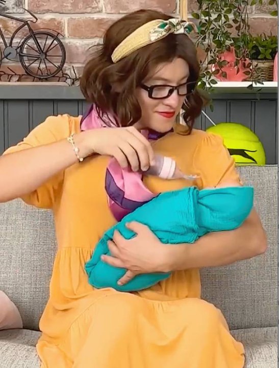 Dispositif incroyable pour nourrir le bébé  Gadgets cool pour parents intelligents #shorts