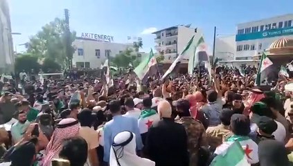 30 yıl aradan sonra Antalya Bambus Plajı'na halk girdi