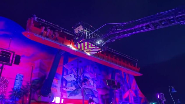 Un manège se bloque au Luna Park de Cannes-La Bocca, les pompiers évacuent les usagers par la grande