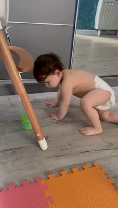 Babe playing