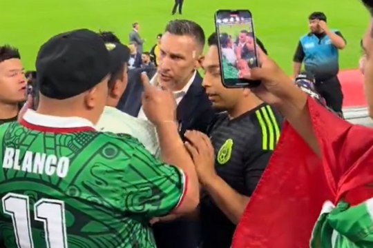 'Chaco' Giménez se hace viral tras encarar a aficionado tras la eliminación de México en Copa América