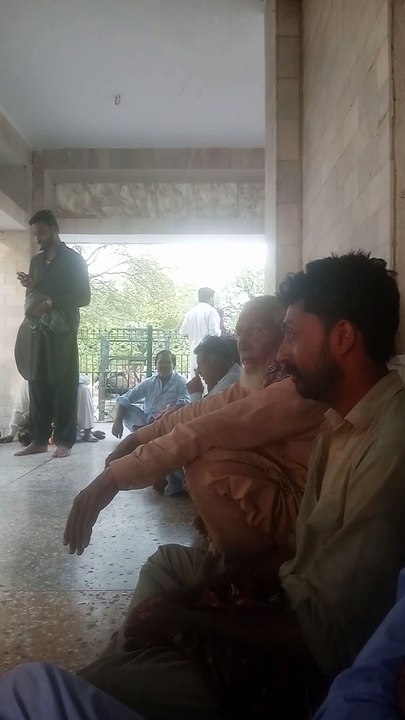 Vopps present on peer aale muqam