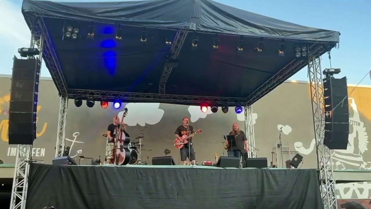 Dizzy tones im hafen 17