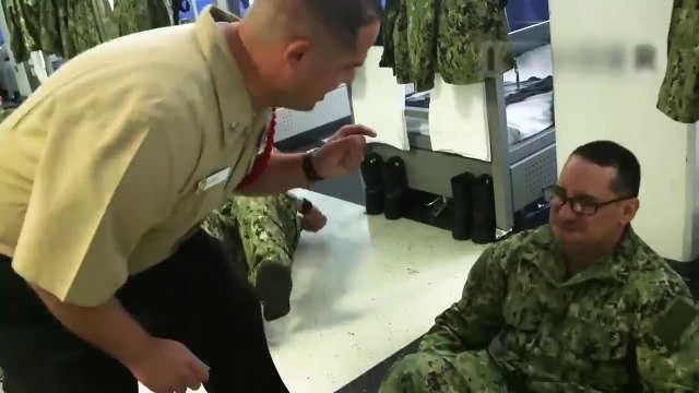 What Navy Recruits Go Through In Boot Camp _ Boot Camp _ Business Insider(720P_HD)