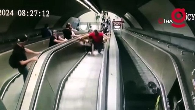 İzmir Metro'sunda 11 kişinin yaralandığı yürüyen merdiven kazası kamerada