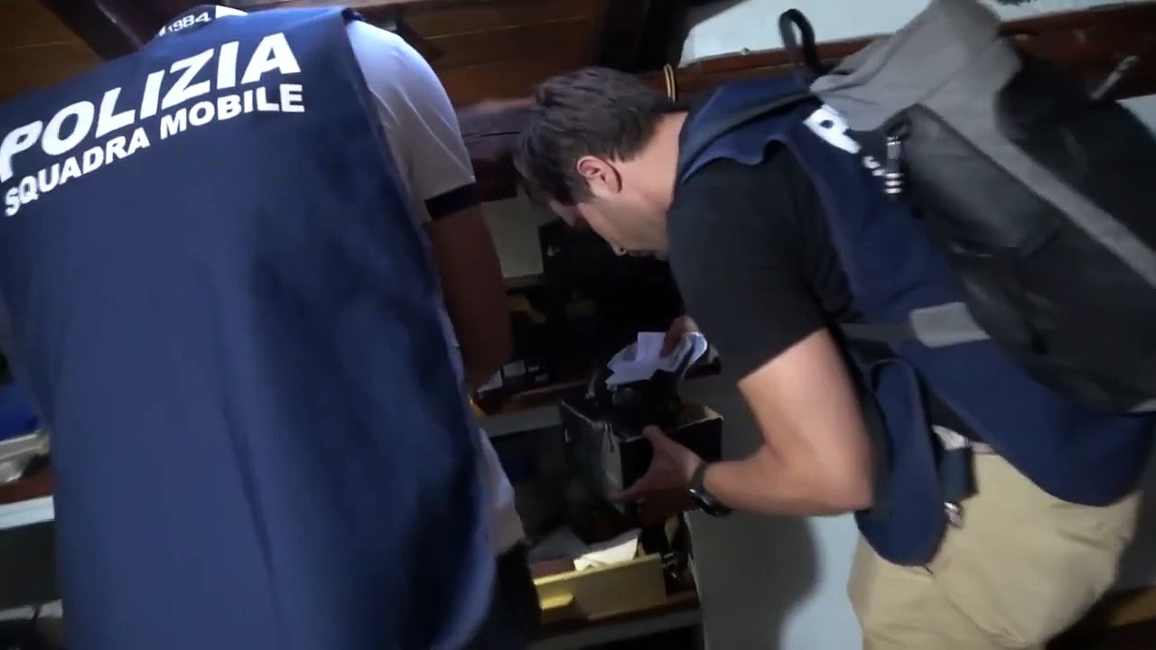 Abusi su minorenni in un istituto di cura del Catanese, arrestato dipendente