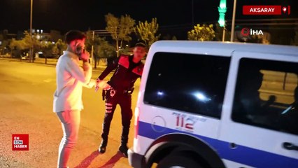 Aksaray'da kurusıkı silahla yakalanan genç, polis otosundaki yerini beğenmedi