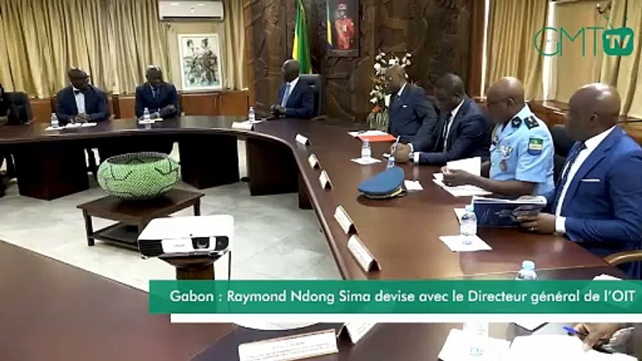 [#Reportage] Gabon : Raymond Ndong Sima devise avec le Directeur général de l’OIT