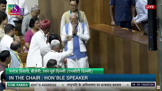 PM Narendra Modi arrives in Lok Sabha to reply to the motion of thanks on the President's address. #LokSabha #NarendraModi