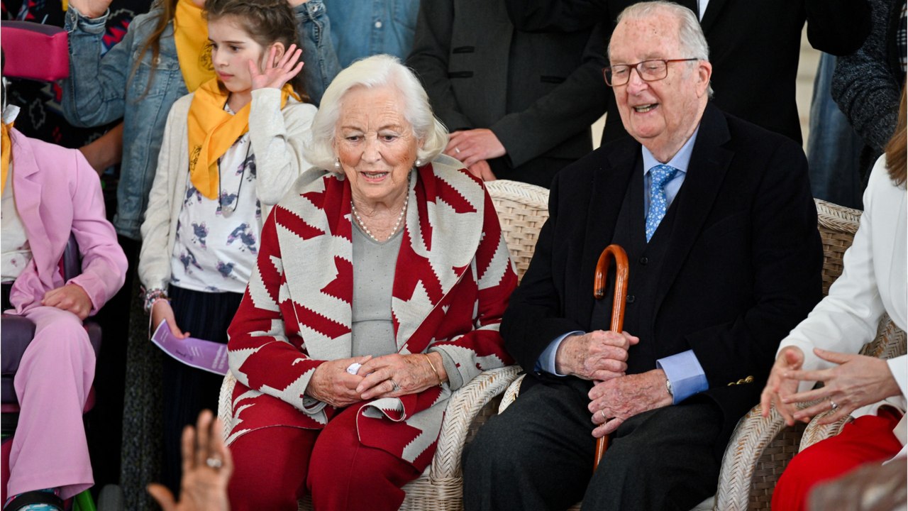 GALA VIDEO - PHOTO - Albert II de Belgique et la reine Paola unis : ce cliché plein de tendresse qui rassure