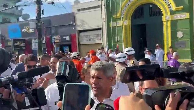 Governador Jerônimo Rodrigues propõe inclusão da história da Bahia nos livros escolares estaduais