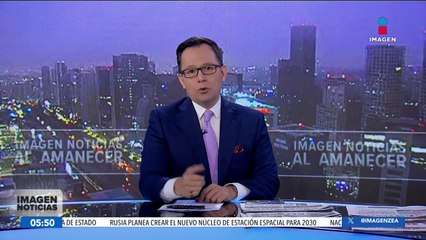 Socavón se "traga" un automóvil en Xochimilco, CDMX