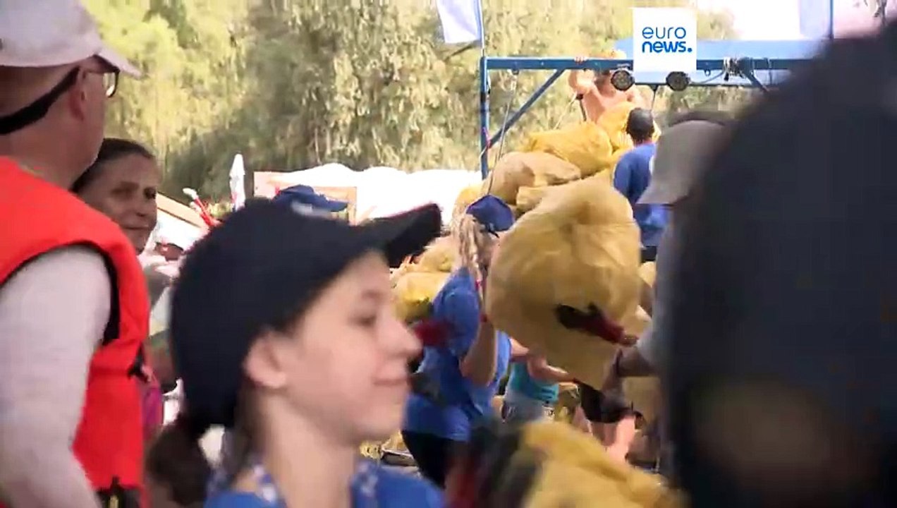 "Piratas" retiram sete toneladas de lixo de lago húngaro